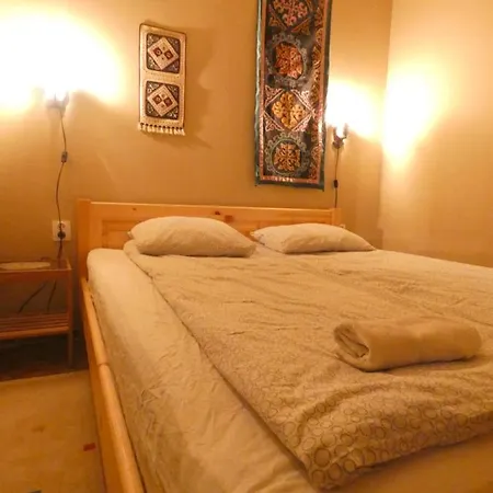 Réka Apartmanház Appartamento