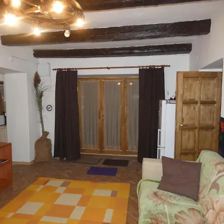 Réka Apartmanház Appartamento Velence